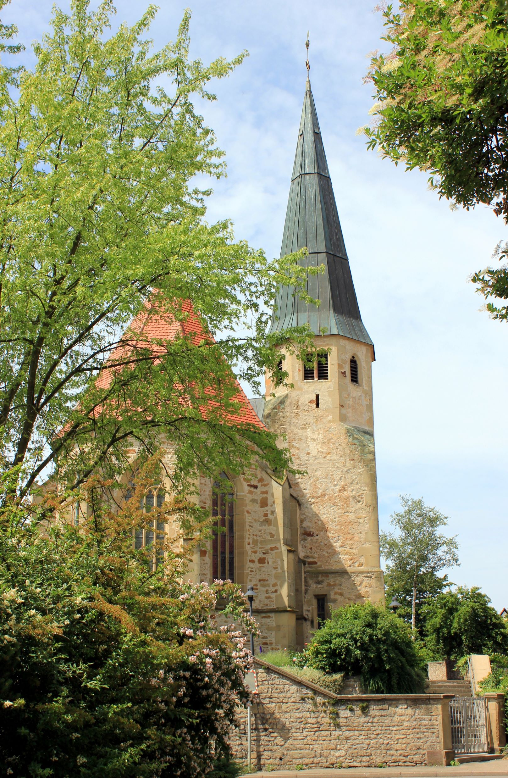 Kirche zum Heiligen Kreuz - Evangelische Kirchengemeinde Nussdorf, Martinstraße 24 in Eberdingen