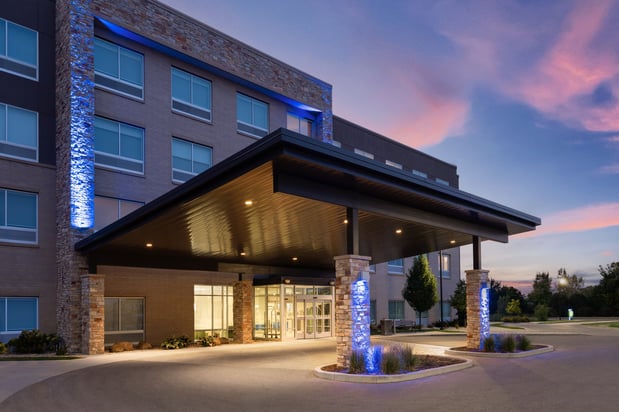 Images Holiday Inn Express & Suites Madison West - Middleton by IHG