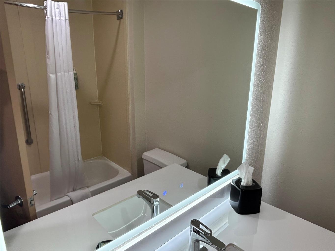King Sofabed Bathroom