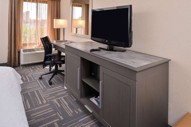 Images Hampton Inn closest to Universal Orlando