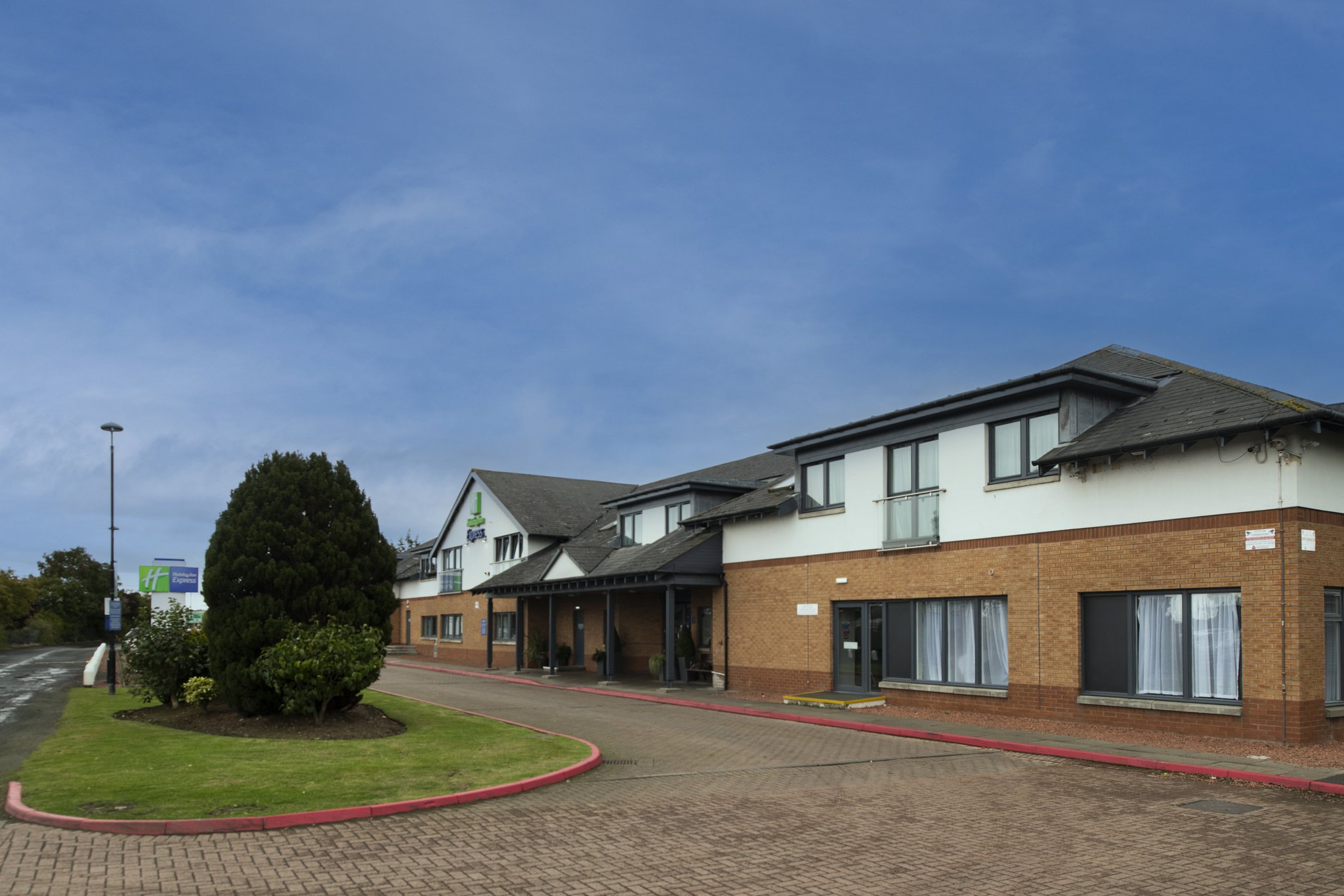 Images Holiday Inn Express Edinburgh Airport by IHG