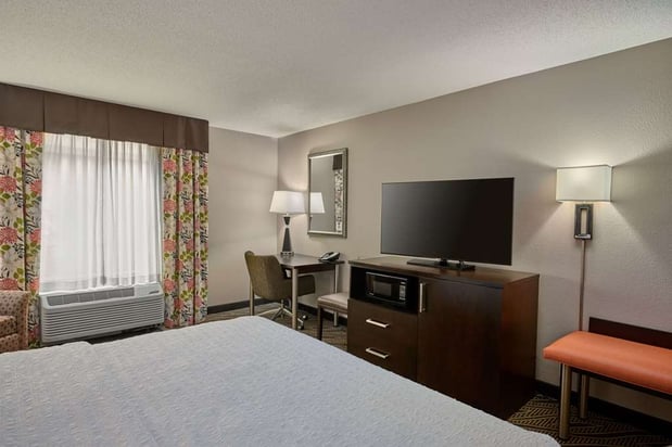 Images Hampton Inn Evansville Airport