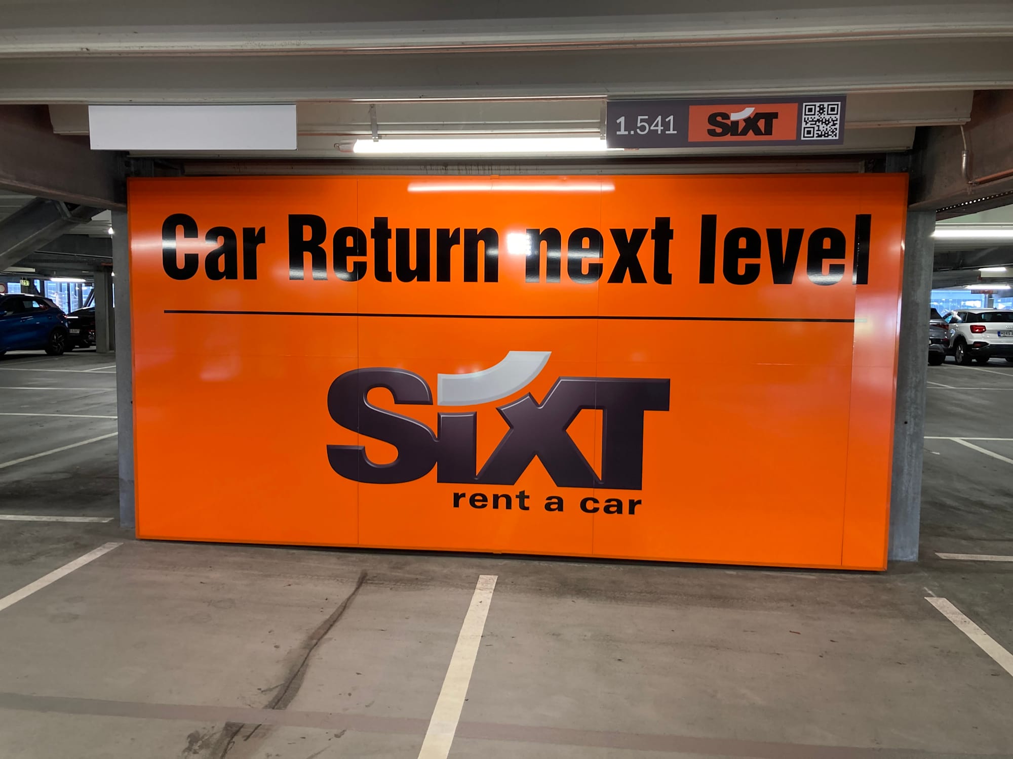 SIXT Autovermietung Düsseldorf Flughafen, Terminal Ring 1, Zentralgeb. in Düsseldorf