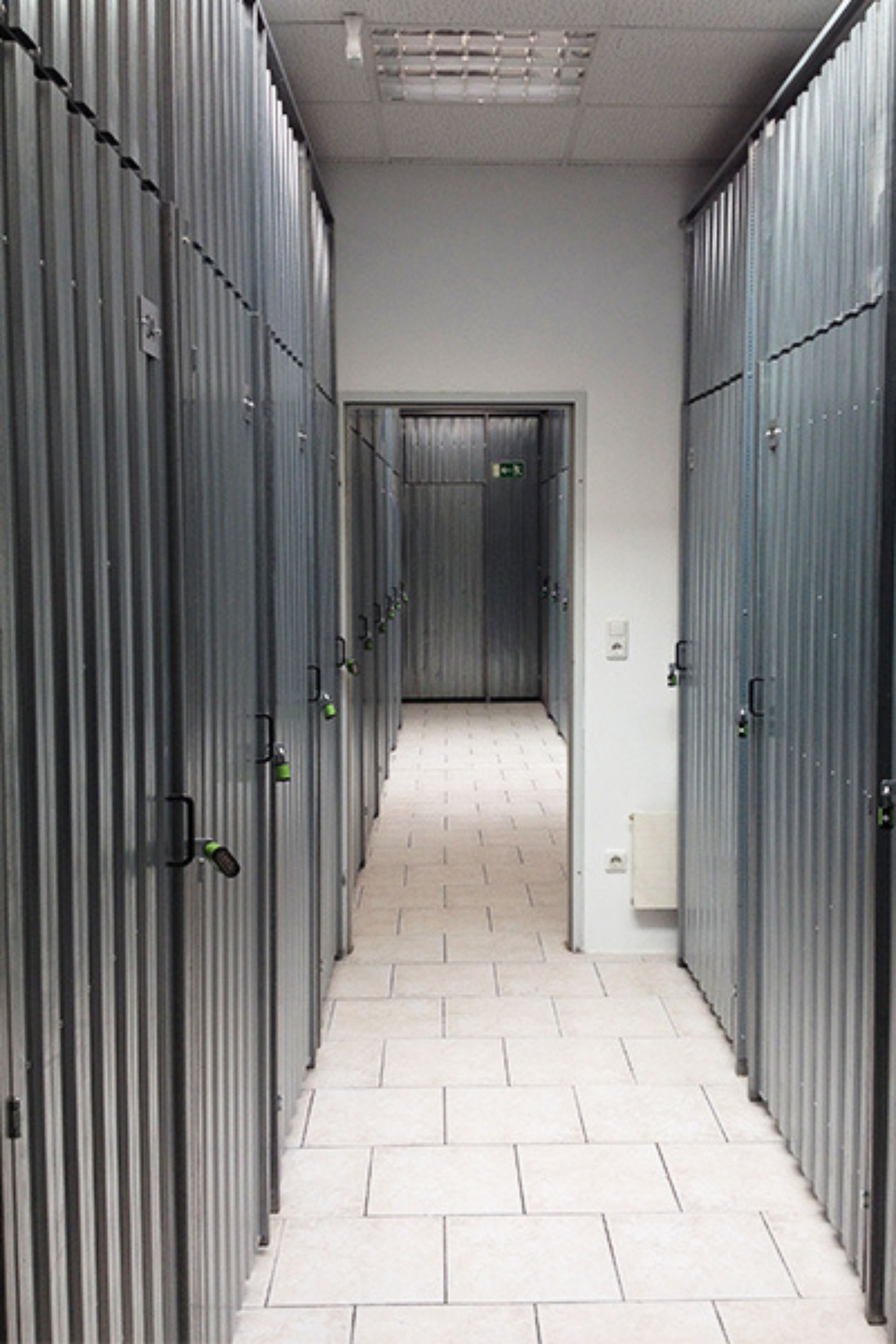 Storebox - Dein Lager nebenan, Grazer Straße 77 in Wiener Neustadt