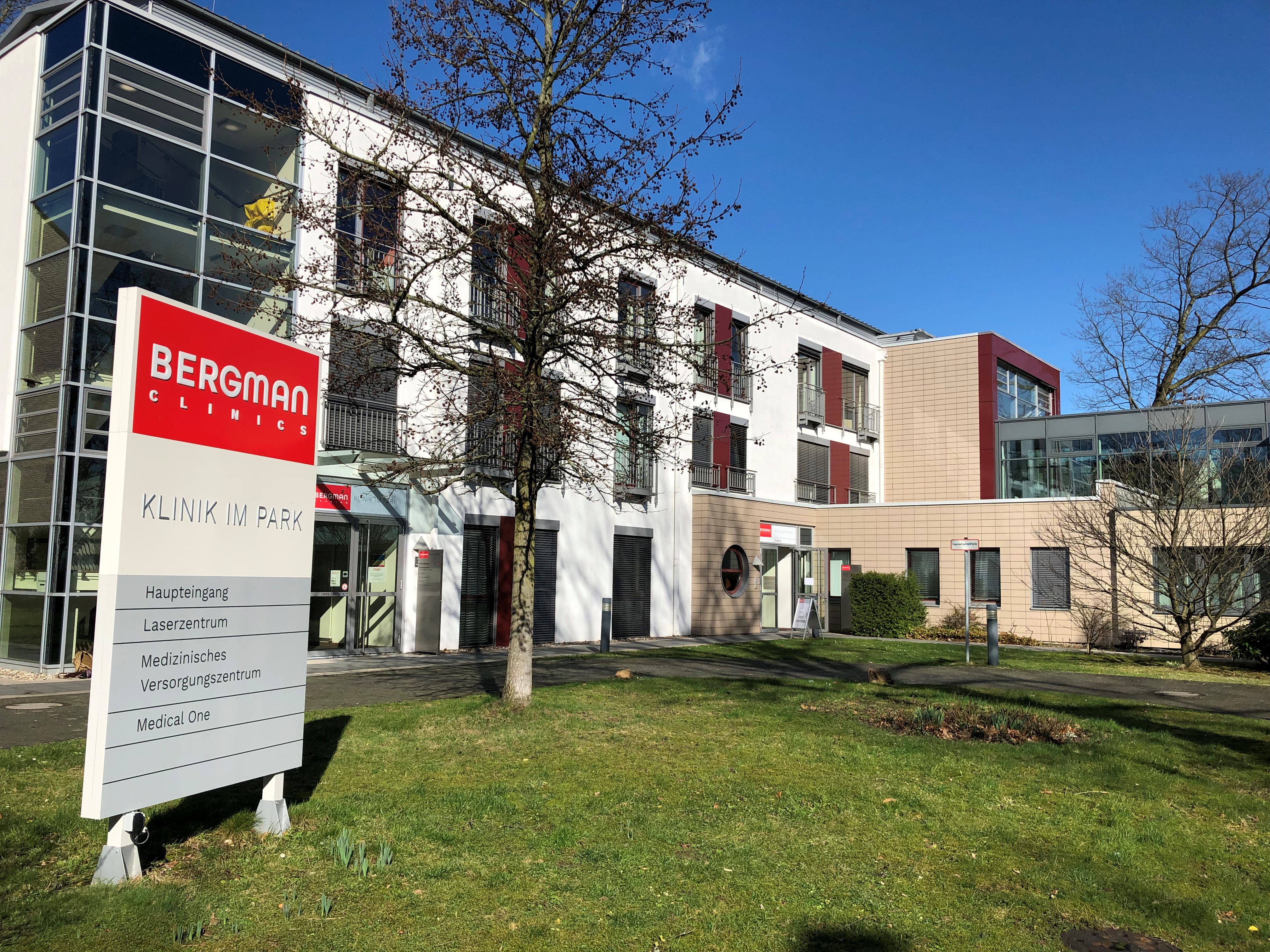KIP Orthopädiehandel Sanitätshaus in Hilden - Außenansicht Bergman Klinik im Park
