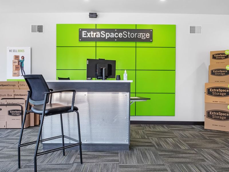 Images Extra Space Storage