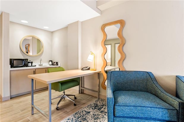 Images Hampton Inn & Suites St. Petersburg/Downtown