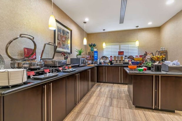 Images Best Western Plus Lytle Inn & Suites