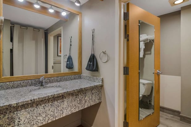 Images Best Western Plus Executive Court Inn & Conference Center