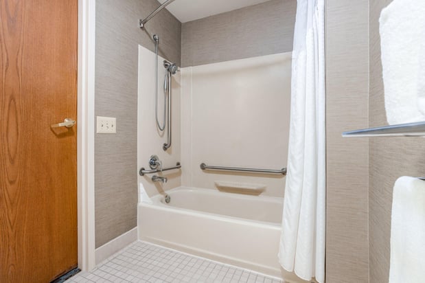 Images Holiday Inn Express & Suites Canton by IHG