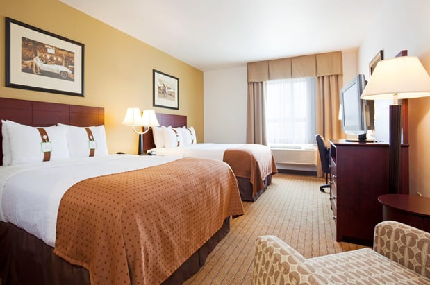 Images Holiday Inn Madison at the American Center by IHG