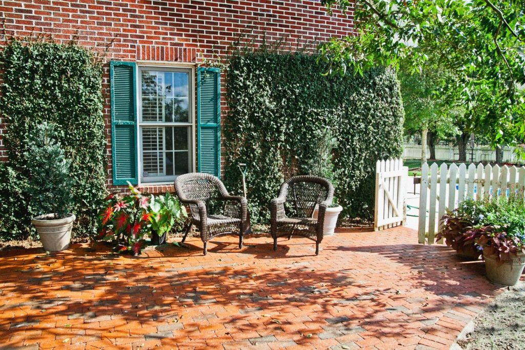 Proformance Lawn Care Landscaping & Fertilization Inc Image