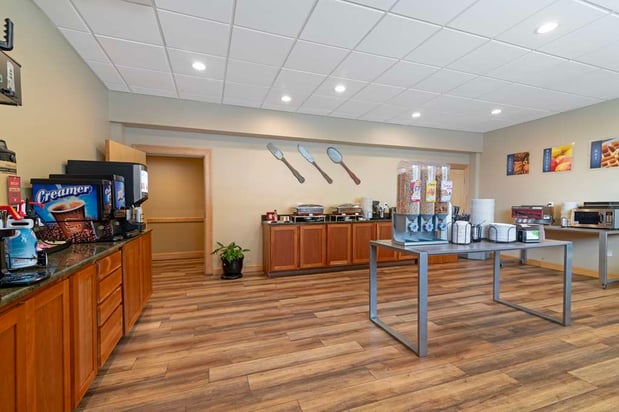 Images Best Western Plus Windjammer Inn & Conference Center
