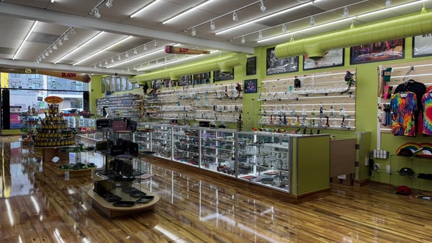 Images World of Smoke & Vape - Queen Anne