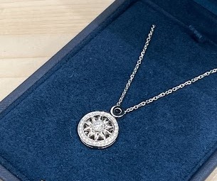 Images KOMEHYO（コメ兵）買取センター南森町