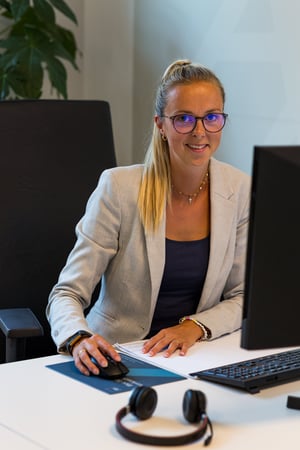 Carolin Karstens -  AXA Versicherung Nils Wirth - Kfz Versicherung in  Rellingen