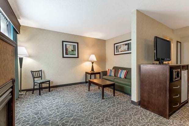 Images Best Western Plus Berkshire Hills Inn & Suites