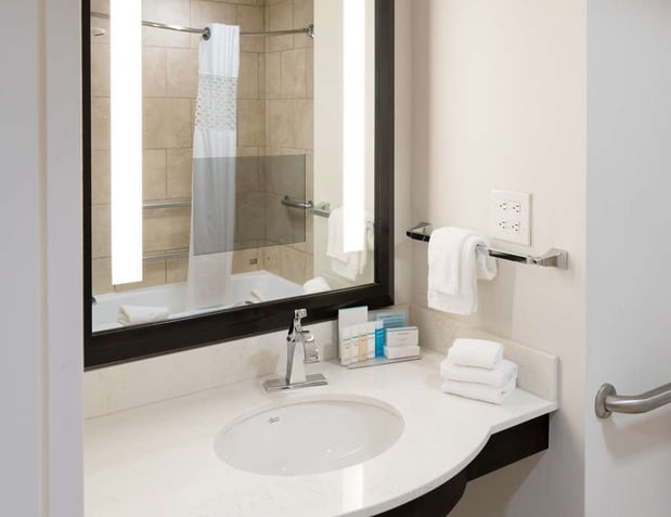Images Hampton Inn & Suites Charlotte/SouthPark at Phillips Place