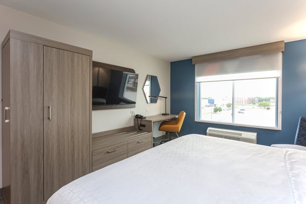 Images Holiday Inn Express & Suites Tulsa South Bixby by IHG