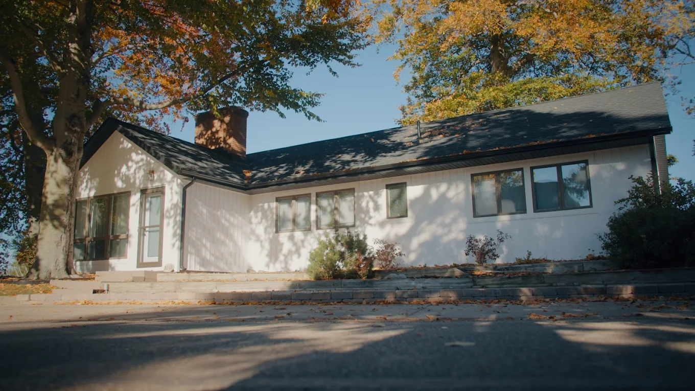 Coastline Roofing and Exteriors Image