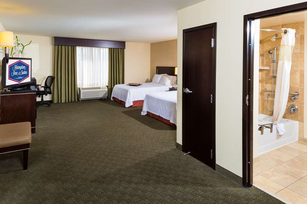 Guest room