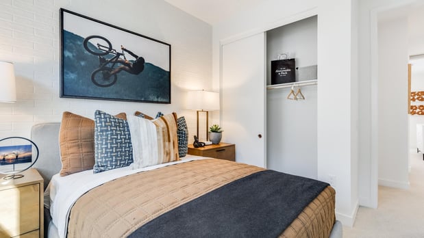 Images 717 Lyon - Closed