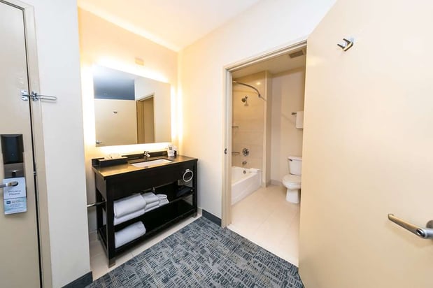 Images Best Western Inn & Suites San Diego – Zoo/SeaWorld Area