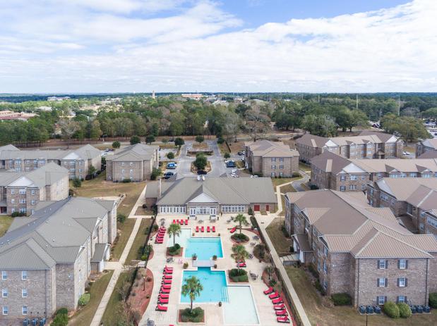 Images Central House on Stadium Apartments