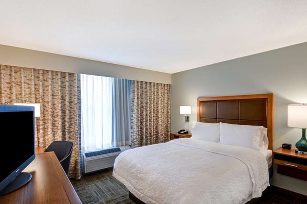 Images Hampton Inn State College