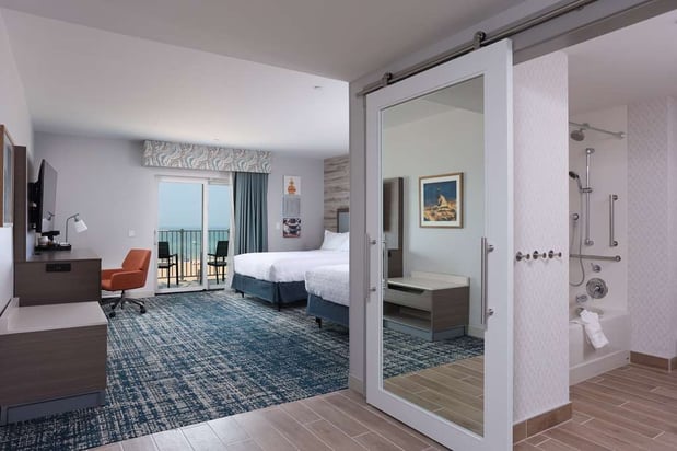 Images Hampton Inn & Suites Manistee Waterfront