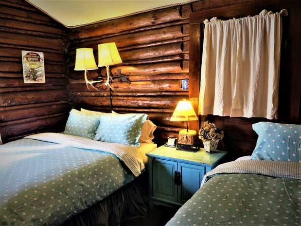 Images Log Cabin Motel
