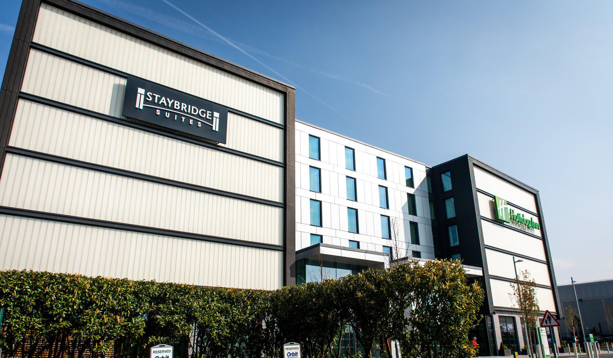 Images Staybridge Suites London - Heathrow Bath Road, an IHG Hotel