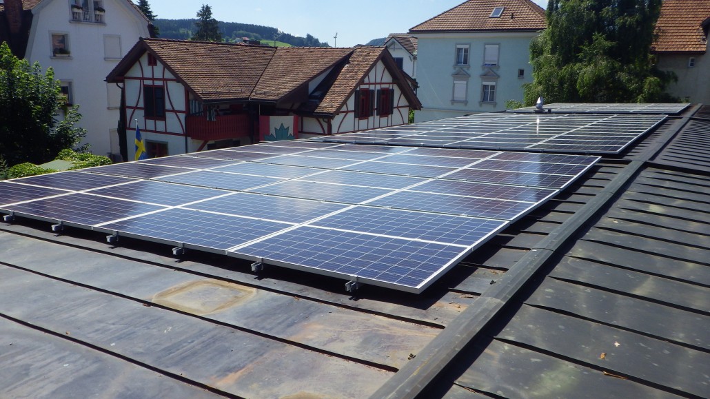 Bilder B. Stillhart Dach + Fassaden + Solar AG