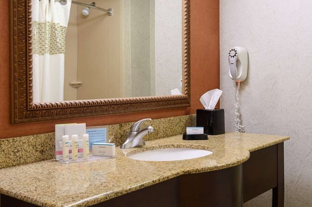 Images Hampton Inn & Suites Peoria at Grand Prairie, IL