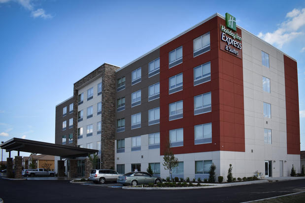 Images Holiday Inn Express & Suites West Memphis, an IHG Hotel