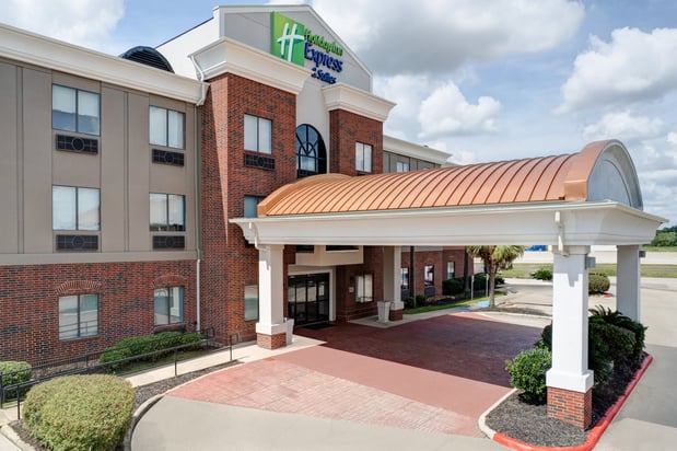 Images Holiday Inn Express & Suites Winnie by IHG