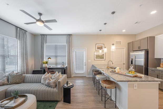 Images Holden at Oak Grove