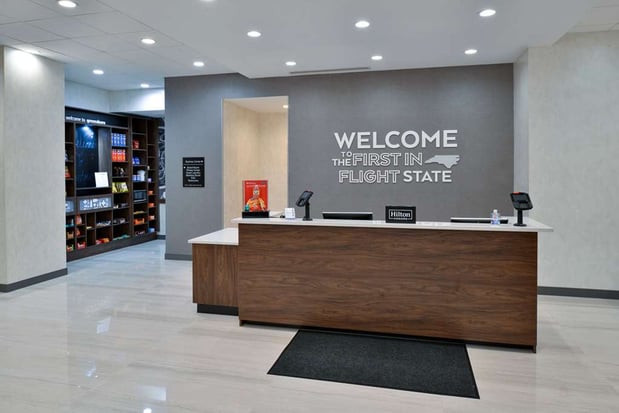 Images Hampton Inn & Suites Greensboro Downtown