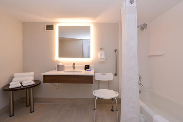 Images Holiday Inn Express Towson Baltimore N by IHG