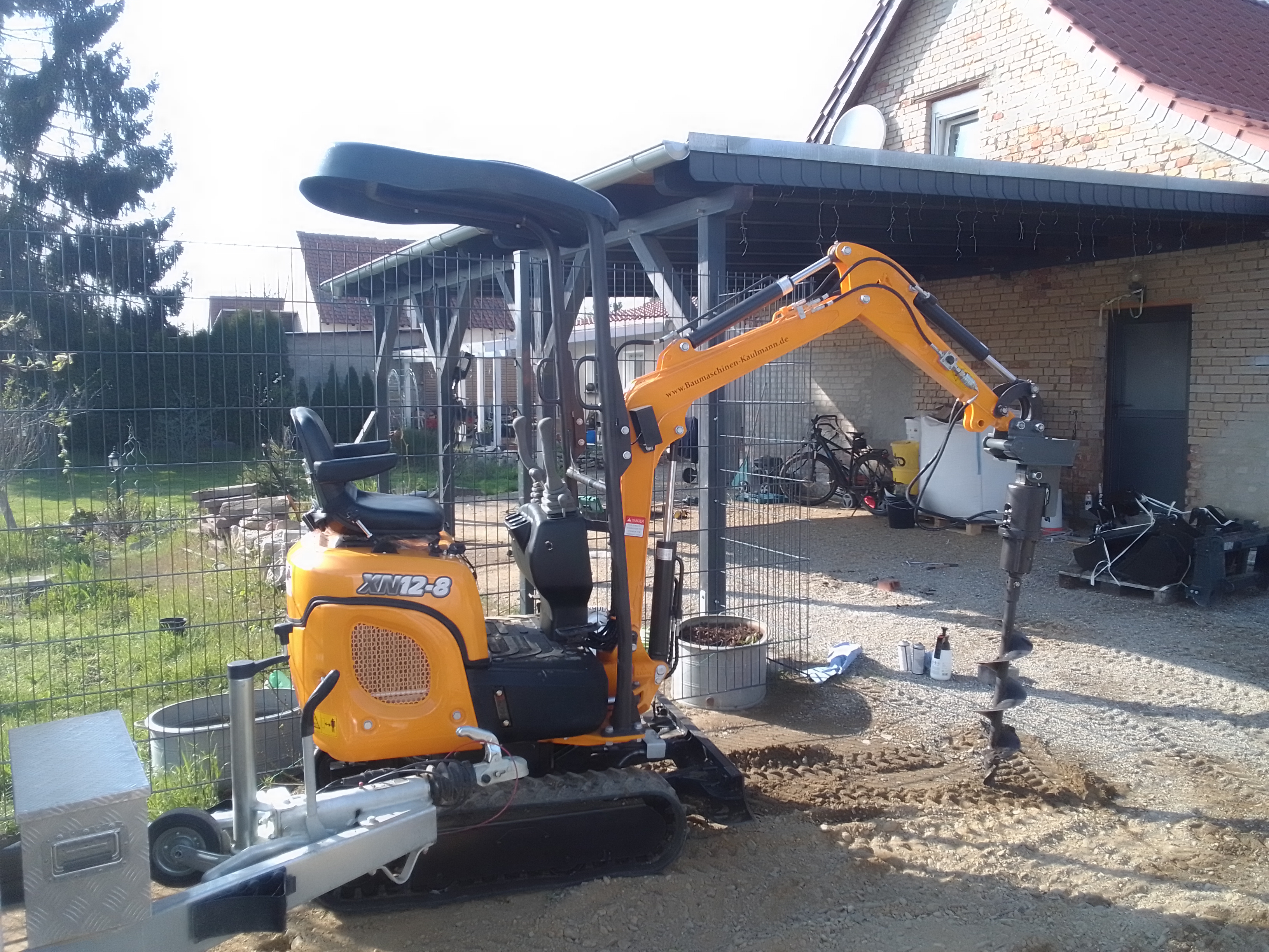 Fotos - Baumaschinenverleih / Pflasterbau Kaulmann, Vermietung von Minibagger, Microbagger, Rüttelplatten, Grabenstampfer - 2