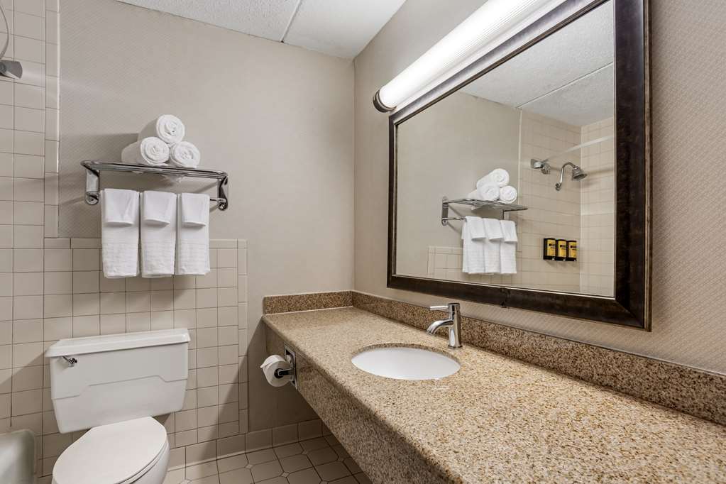 2 Queen Bathroom