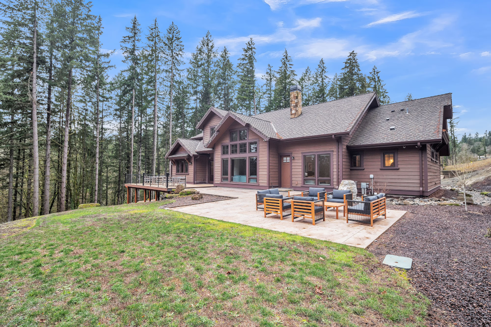 Monte Nido Clementine Lake Oswego outside