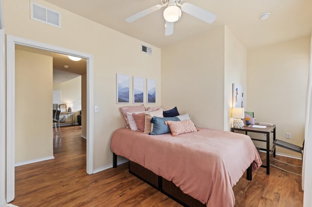 Images 2nd Avenue Centre