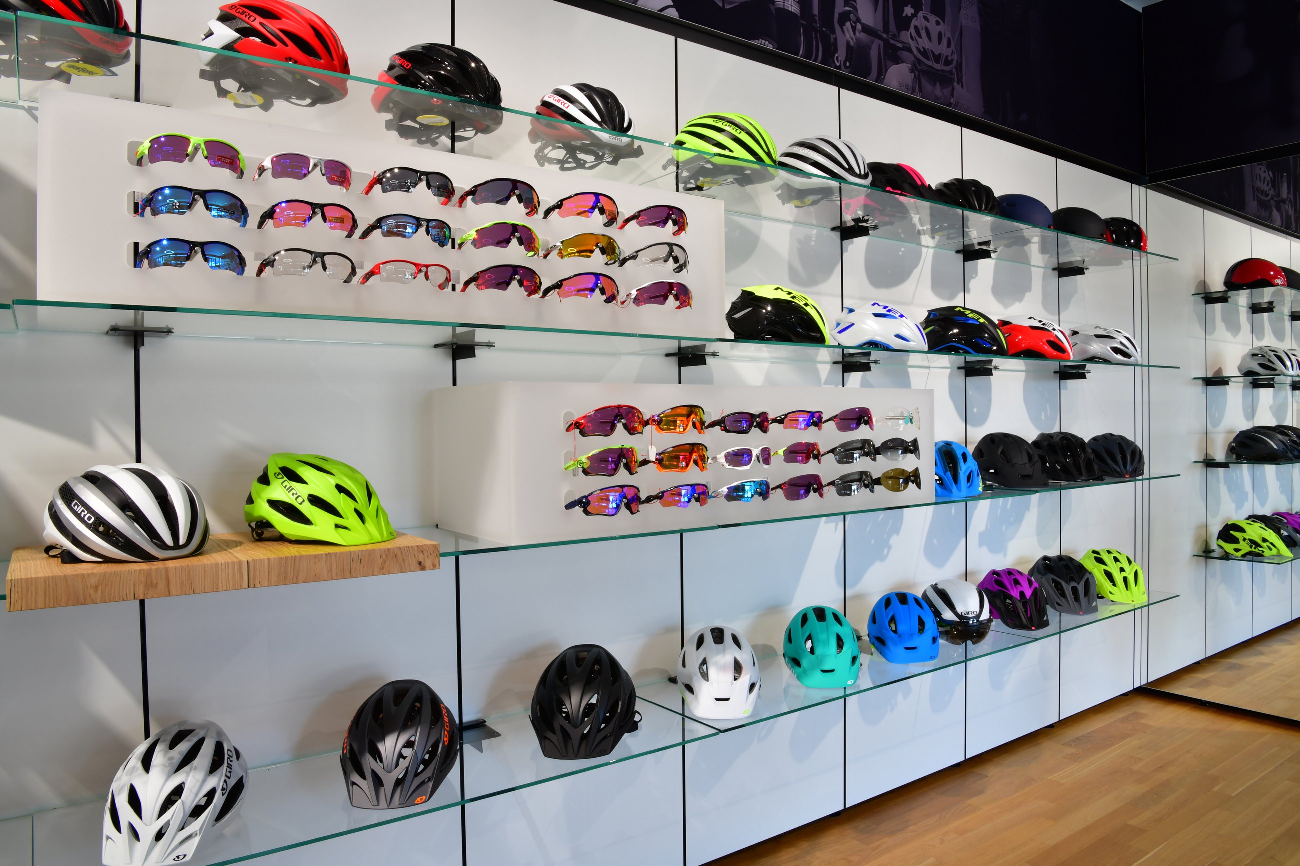 ProShop Uster, Loren-Allee 20 in Uster