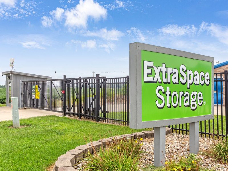 Beauty Image - Storage Express at 7708 Plummer Business Dr, Troy, IL 62294