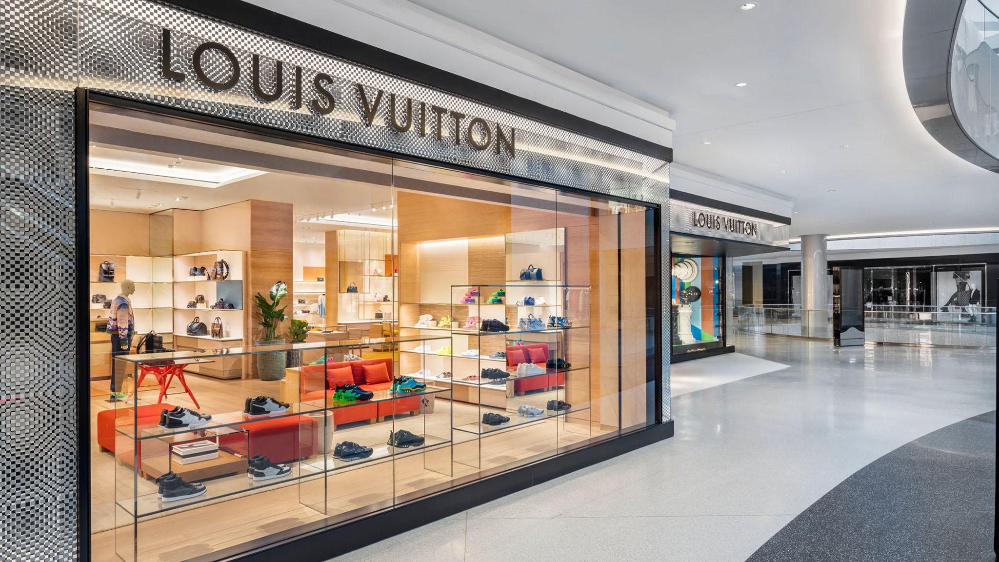 Image 2 | Louis Vuitton Beverly Center