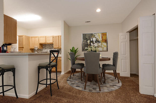 Images Forest Oaks Apartment Homes