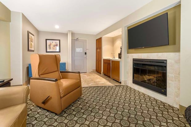 Images Best Western Plus InnTowner Madison