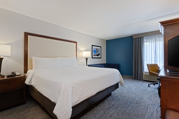 Images Holiday Inn Express & Suites Cincinnati Riverfront by IHG