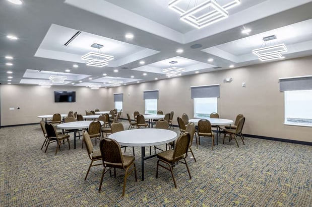 Images Hampton Inn & Suites Cleburne